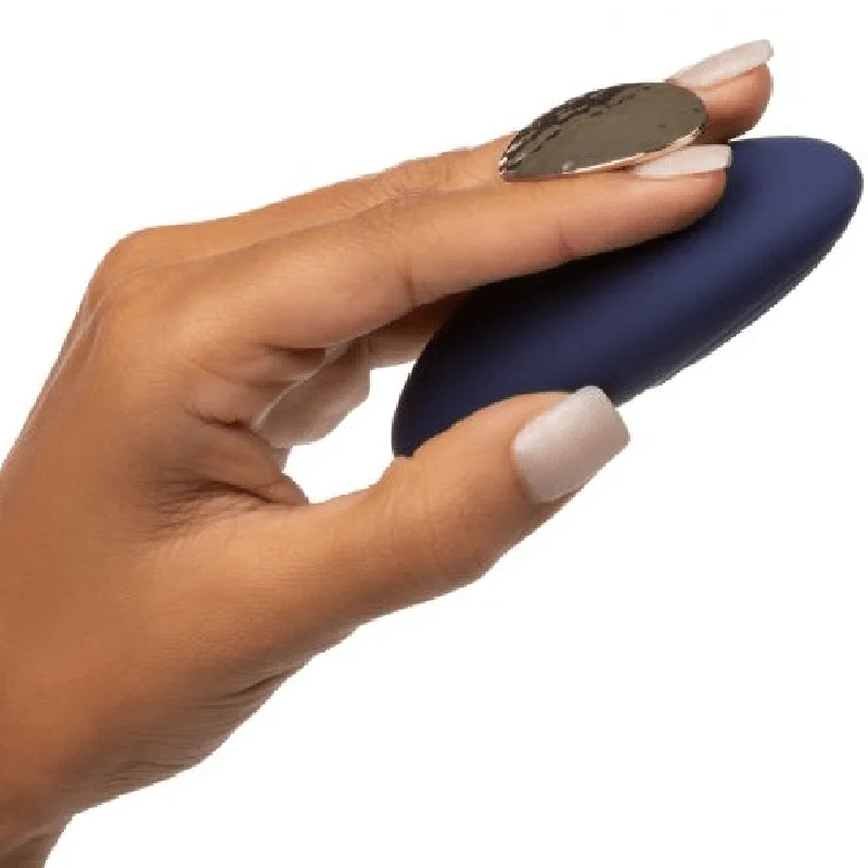 Chic Violet External Vibrator with Finger Hold